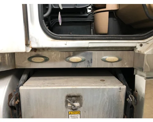 VOLVO VT880 Body, Misc. Parts