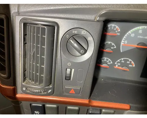 VOLVO VT880 Dash Assembly
