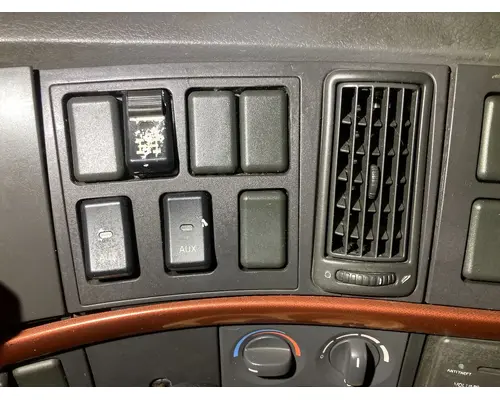 VOLVO VT880 Dash Assembly