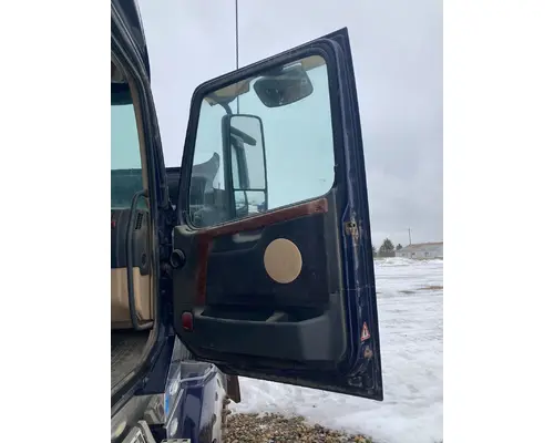 VOLVO VT880 Door Assembly, Front