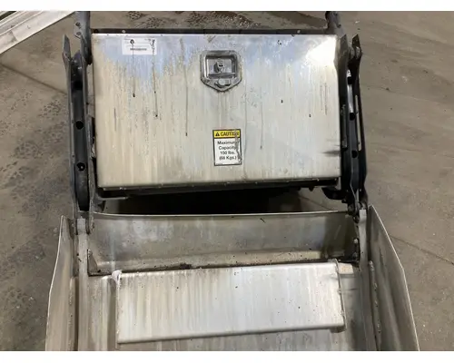 VOLVO VT880 Tool Box