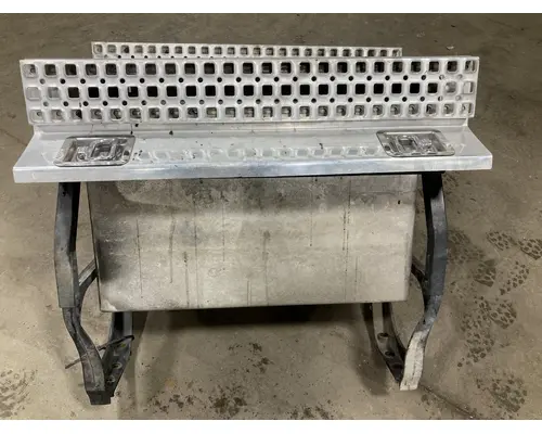 VOLVO VT880 Tool Box