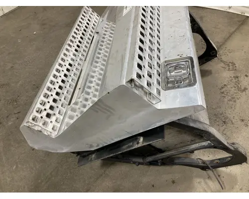 VOLVO VT880 Tool Box