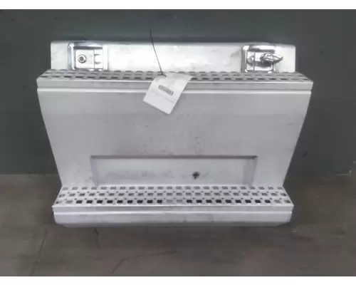 VOLVO VT BATTERY BOX STEP
