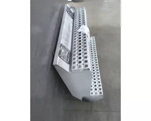 VOLVO VT BATTERY BOX STEP