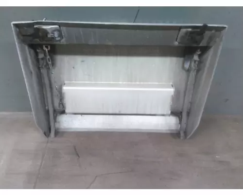VOLVO VT BATTERY BOX STEP