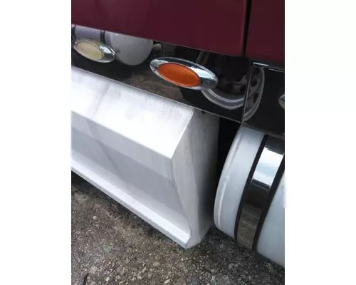 VOLVO VT CAB SKIRTSIDE FAIRING