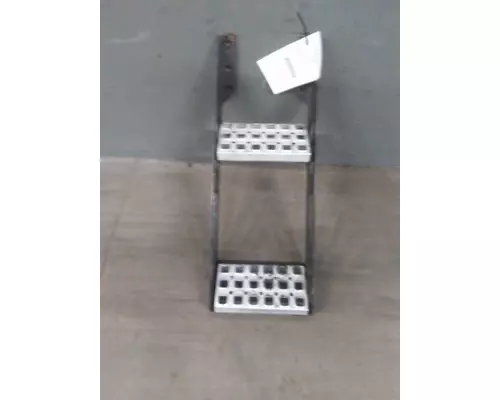 VOLVO VT TOOL BOX STEP