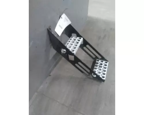 VOLVO VT TOOL BOX STEP