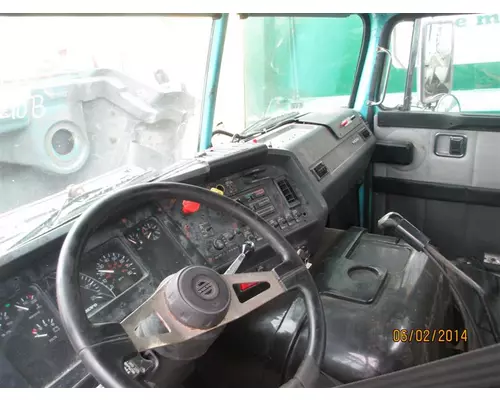 VOLVO WAH CAB