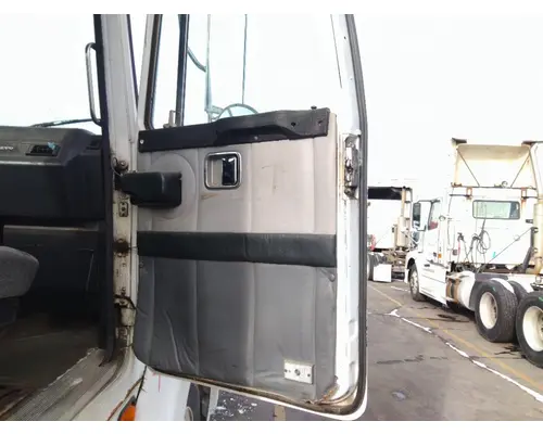 VOLVO WCA 1990-1998 DOOR ASSEMBLY, FRONT