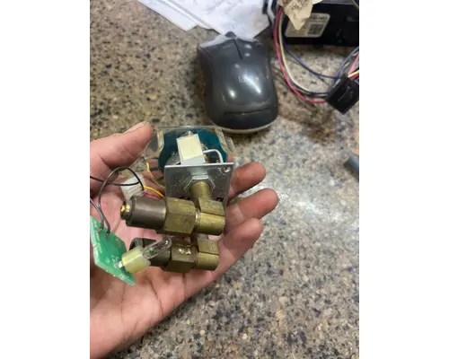 VOLVO WCA AREO SERIES Gauges (all)