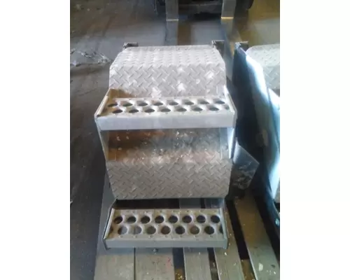 VOLVO WCA BATTERY BOX