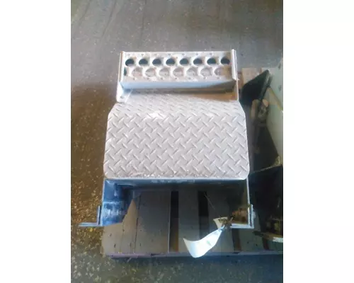 VOLVO WCA BATTERY BOX