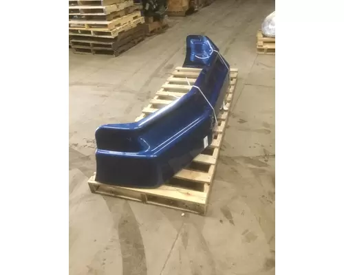 VOLVO WCA BUMPER ASSEMBLY, FRONT