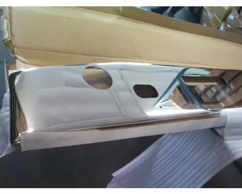 VOLVO WCM 1990-1998 BUMPER ASSEMBLY, FRONT