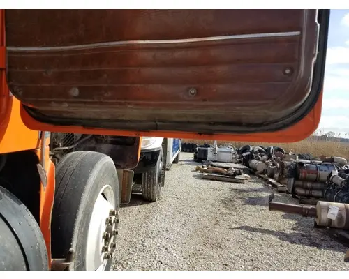 VOLVO WCM 1990-1998 DOOR ASSEMBLY, FRONT