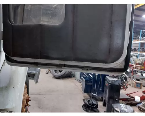 VOLVO WG 1988-2001 DOOR ASSEMBLY, FRONT