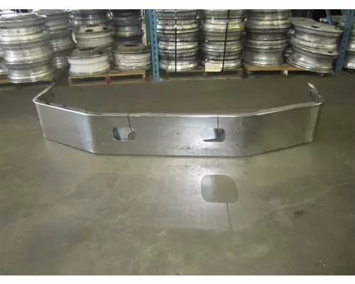 VOLVO WG BUMPER ASSEMBLY, FRONT