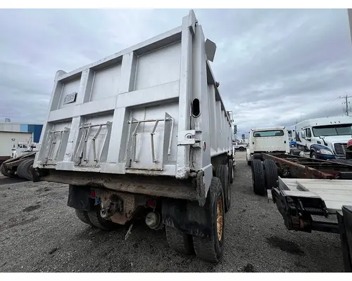 VOLVO WG Complete Vehicle