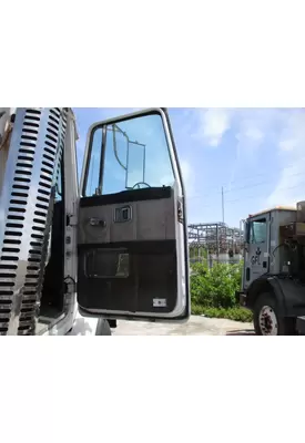 VOLVO WG DOOR ASSEMBLY, FRONT
