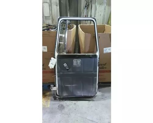 VOLVO WG DOOR ASSEMBLY, FRONT