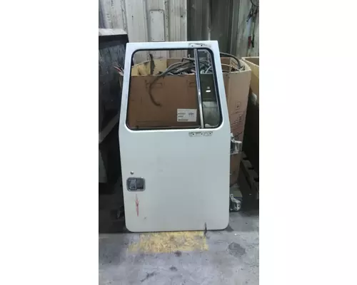 VOLVO WG DOOR ASSEMBLY, FRONT