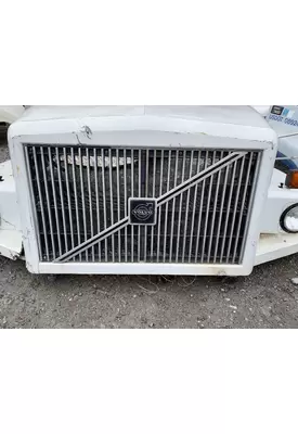 VOLVO WG Grille