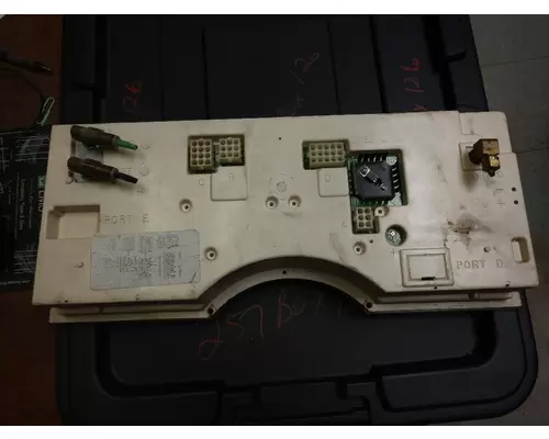 VOLVO WG Instrument Cluster