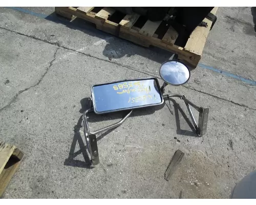 VOLVO WG MIRROR ASSEMBLY CABDOOR