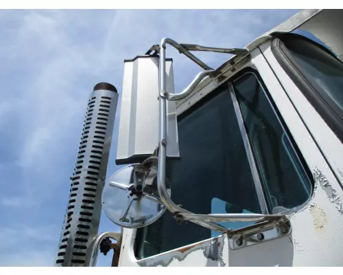 VOLVO WG MIRROR ASSEMBLY CABDOOR