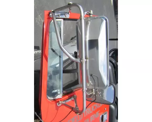 VOLVO WG MIRROR ASSEMBLY CABDOOR