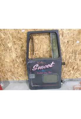 VOLVO WIA DOOR-FRONT