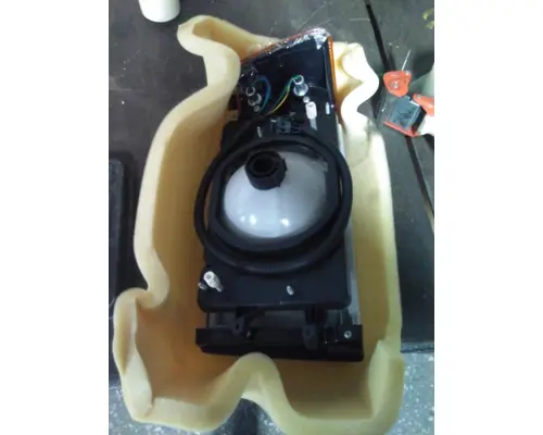 VOLVO WIA HEADLAMP ASSEMBLY