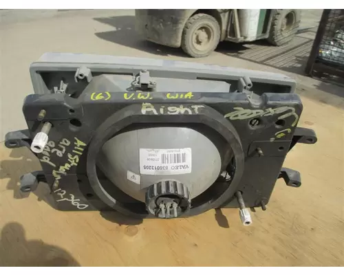 VOLVO WIA HEADLAMP ASSEMBLY