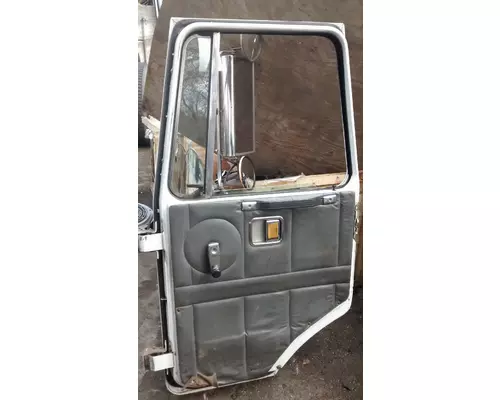 VOLVO WX64 Door Assembly, Front