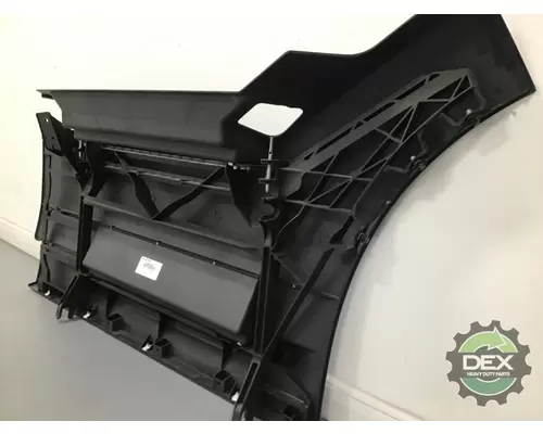 VOLVO  8916 chassis fairings