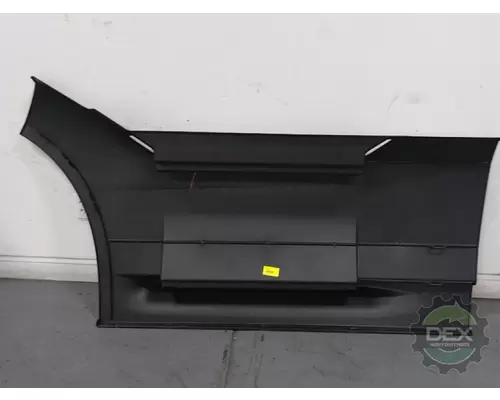 VOLVO  8916 chassis fairings