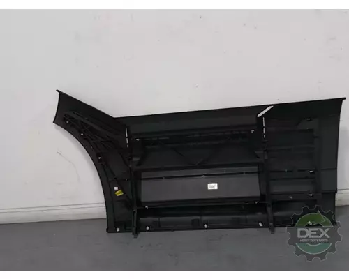 VOLVO  8916 chassis fairings