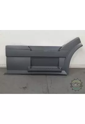 VOLVO  8916 chassis fairings