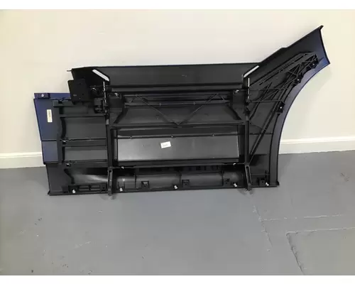 VOLVO  8916 chassis fairings