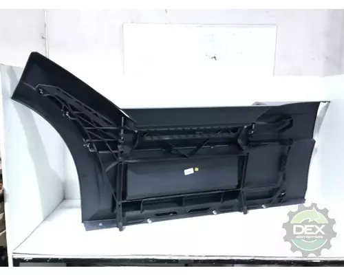 VOLVO  8916 chassis fairings