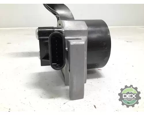VOLVO  Accelerator Parts