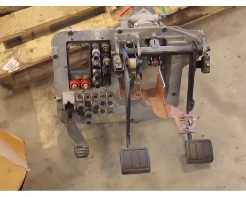 VOLVO  Accelerator Parts