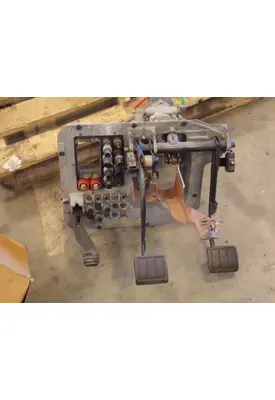 VOLVO  Accelerator Parts