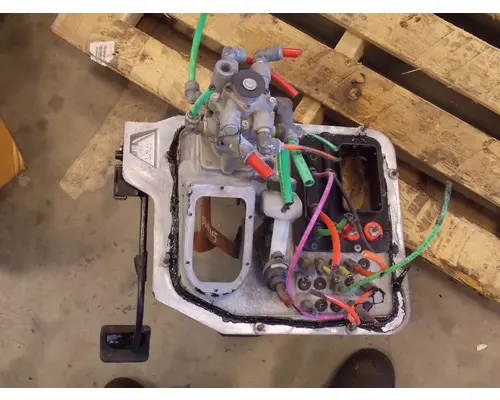 VOLVO  Accelerator Parts