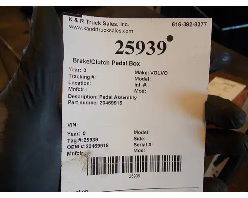 VOLVO  Accelerator Parts
