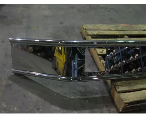 VOLVO  BUMPER ASSEMBLY, FRONT