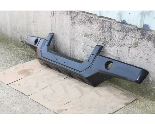 VOLVO  Bumper Assembly, Front