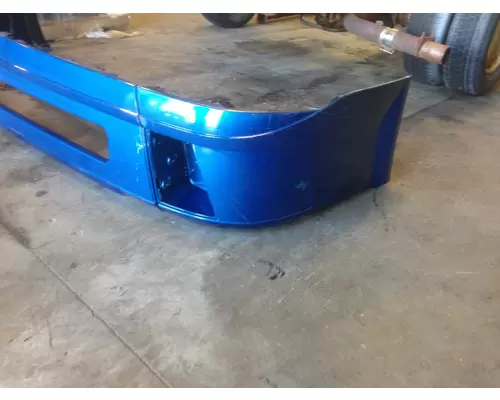 VOLVO  Bumper Assembly, Front